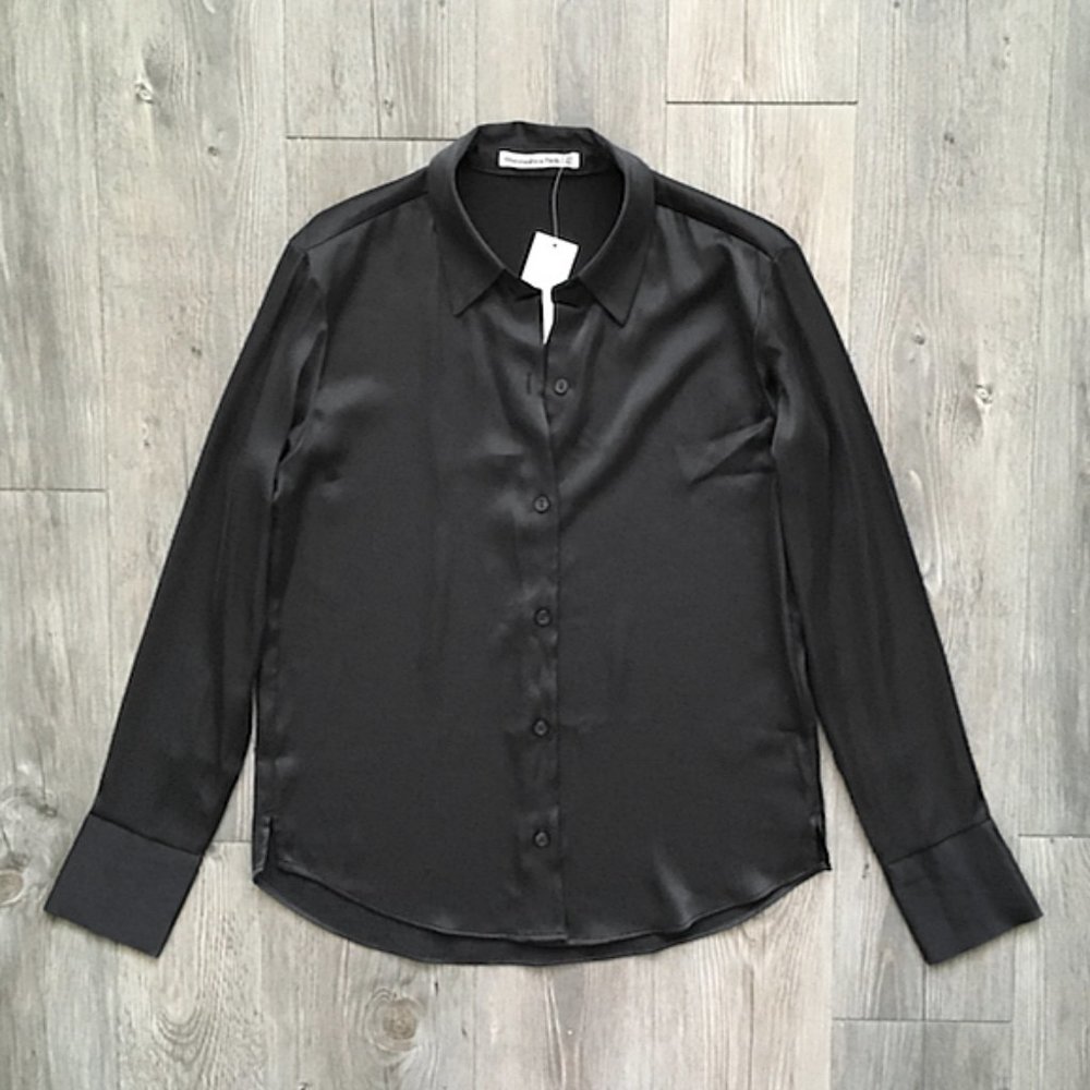 Abercrombie & Fitch Long-Sleeve Satin Button-Up Shirt